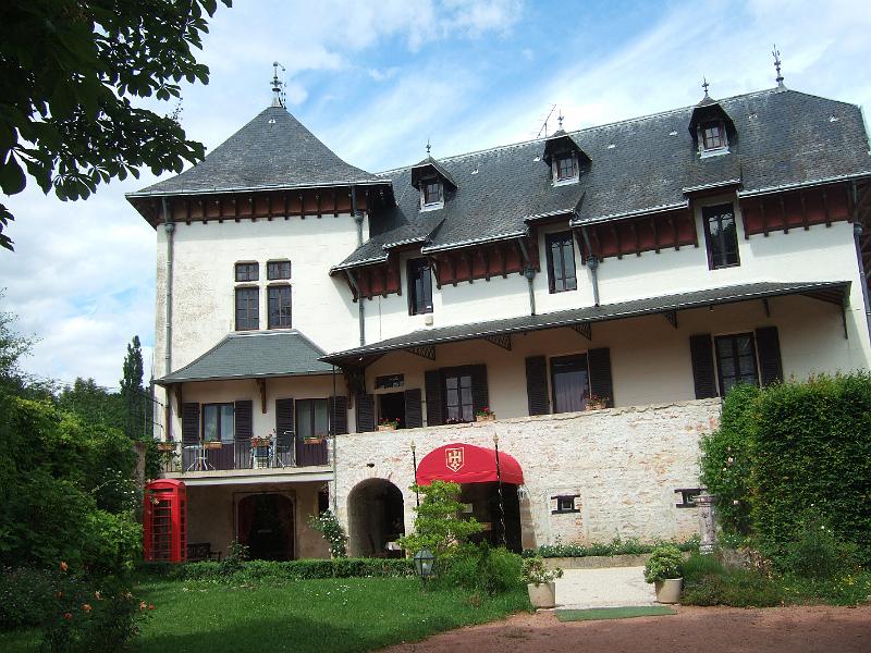 2010-05- (137).JPG - Am Ortseingang ein Nobelhotel - Gott sei Dank kein Zimmer mehr frei ...